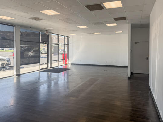 property1_1455-w-6th-st_-51793058509-2380131.jpg