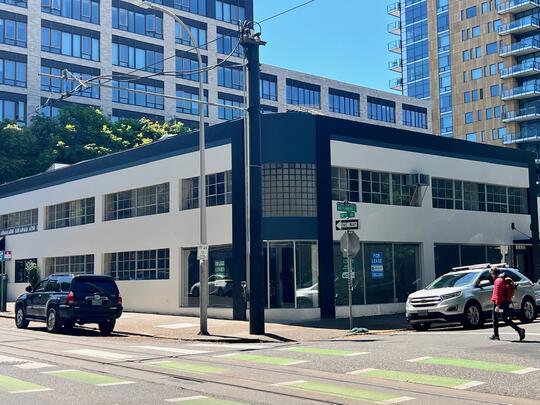 11th & Flanders